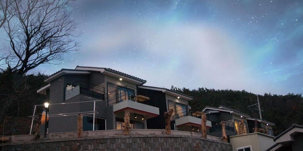 Aria Pension Hotel Namhae Exterior photo